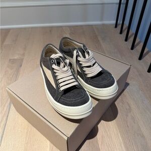 Rick Owens Vintage Sneakers (39)